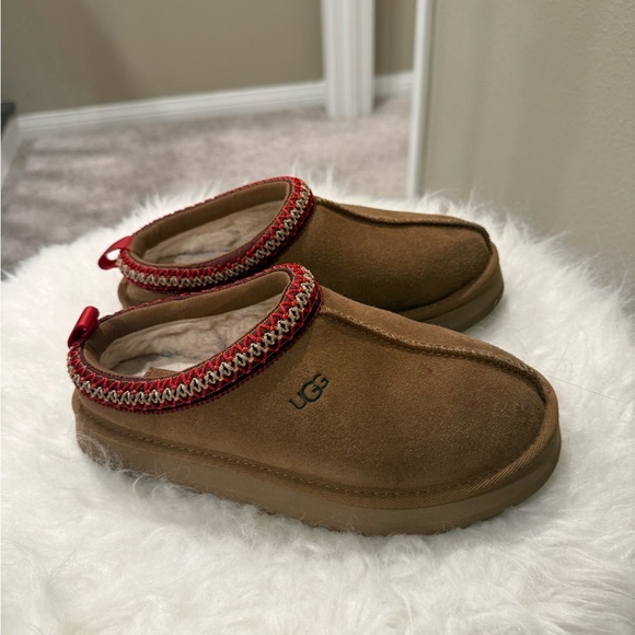 Colorful Sneaker Collection - Picture 10 of 16